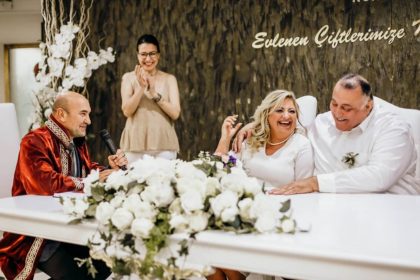 Aslı_-_Erhan_Gölbey_nikah_töreni_(2)